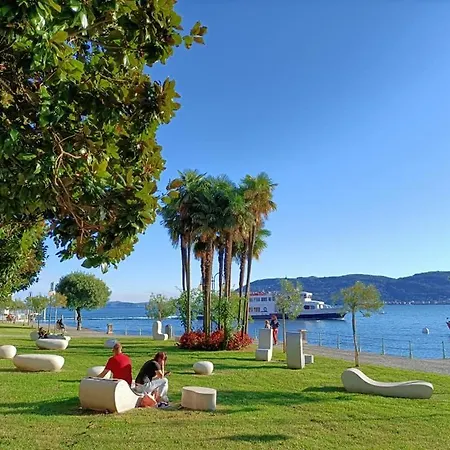 Residenza Silvana B Giardino On The Ground Floor With Parking 아파트 *