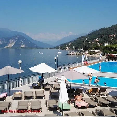 Residenza Silvana B Giardino On The Ground Floor With Parking *