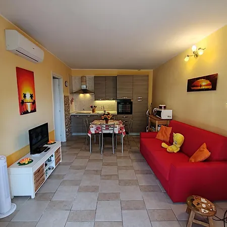 Daire Residenza Silvana B Giardino On The Ground Floor With Parking *