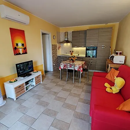 Residenza Silvana B Giardino On The Ground Floor With Parking Apartment
